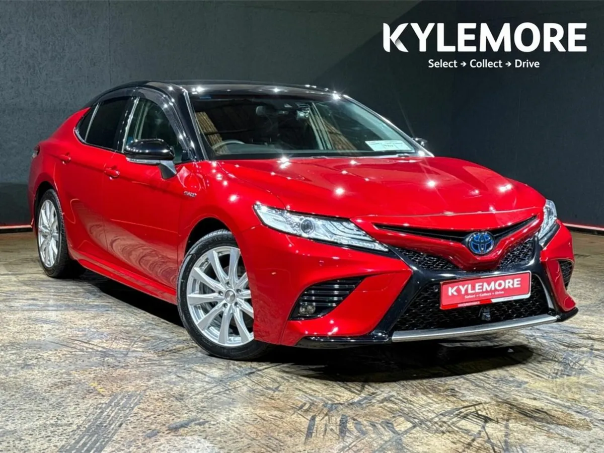 Toyota Camry 2.5 HYBRID - RED/BLACK TWO-TONE - Image 1
