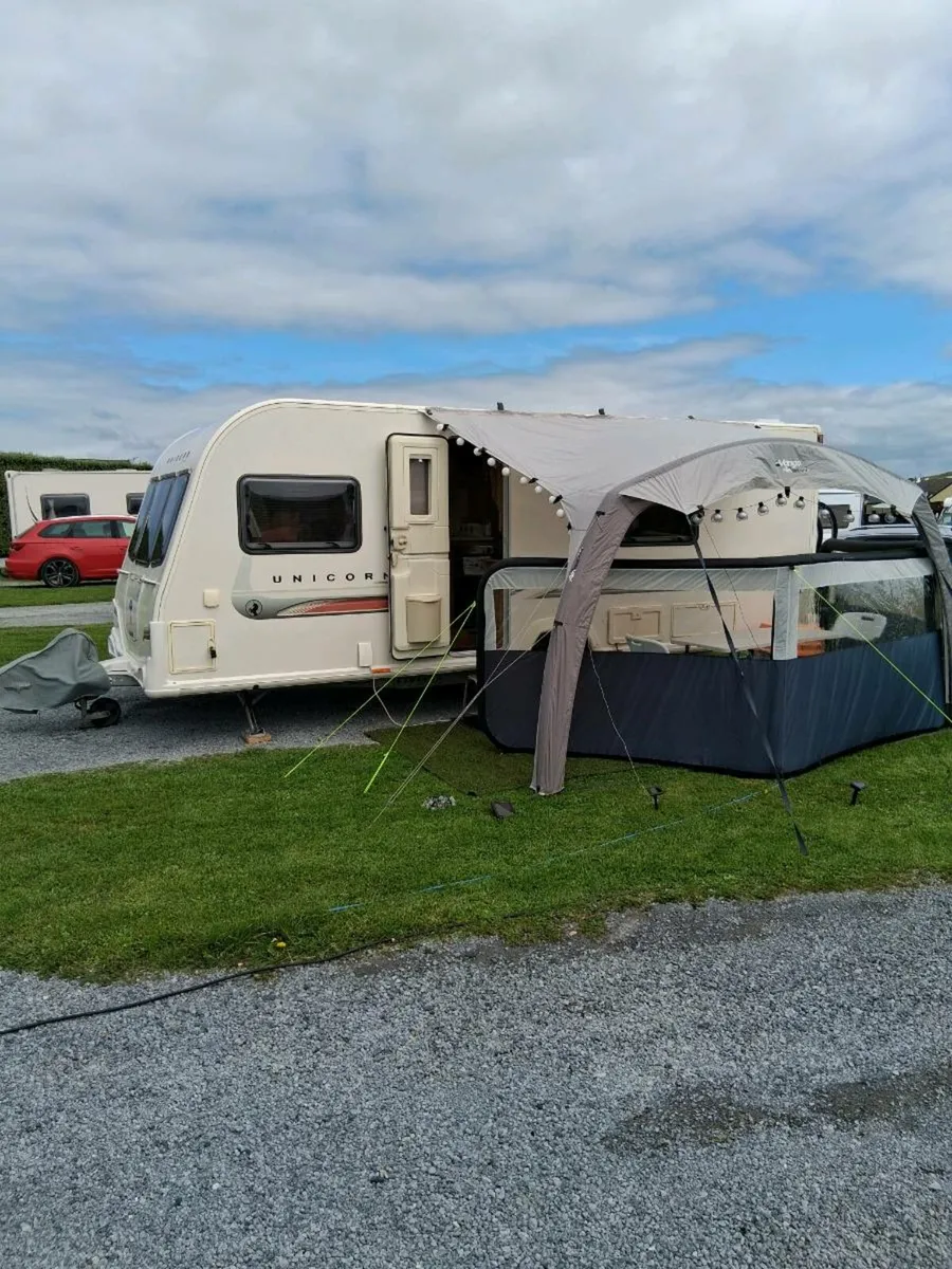 Touring caravan - Image 3