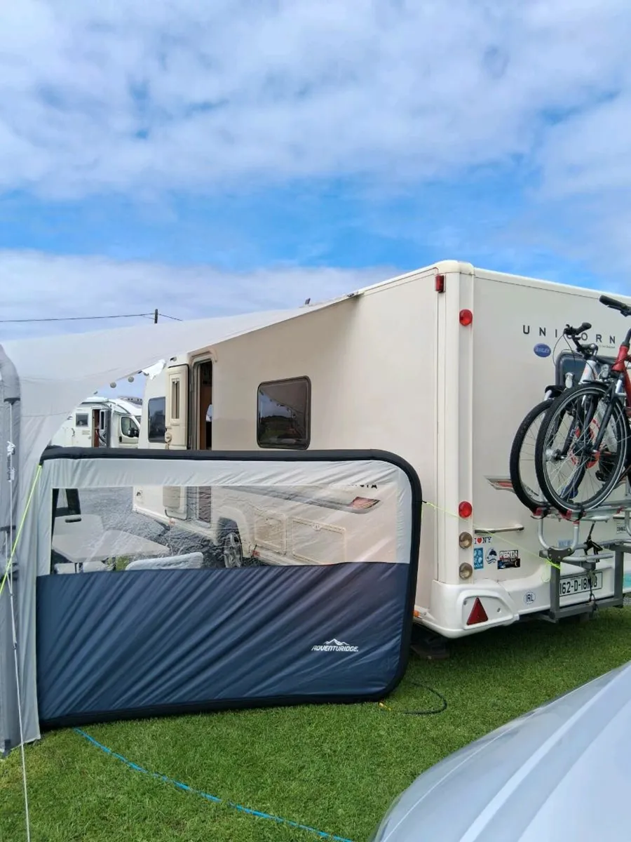 Touring caravan - Image 4
