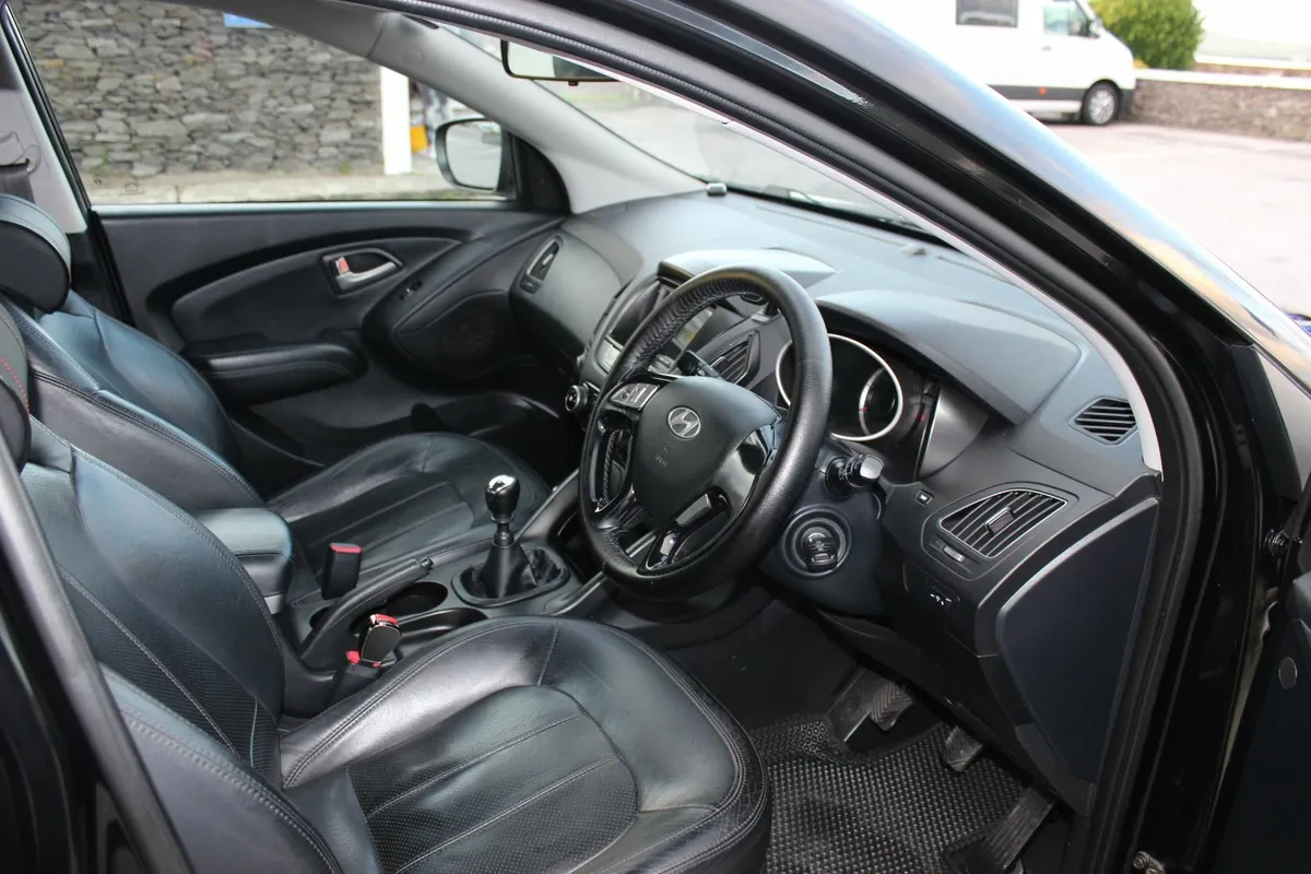 Hyundai ix35 2012 EXCLUSIVE - Image 2