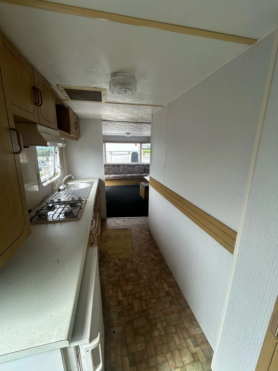 Carnaby Siesta Mobile Home 28Ft x 10Ft - Image 4