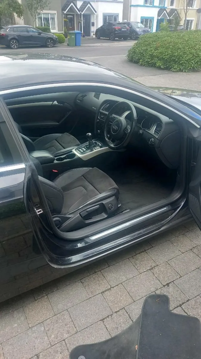 Car - Image 3