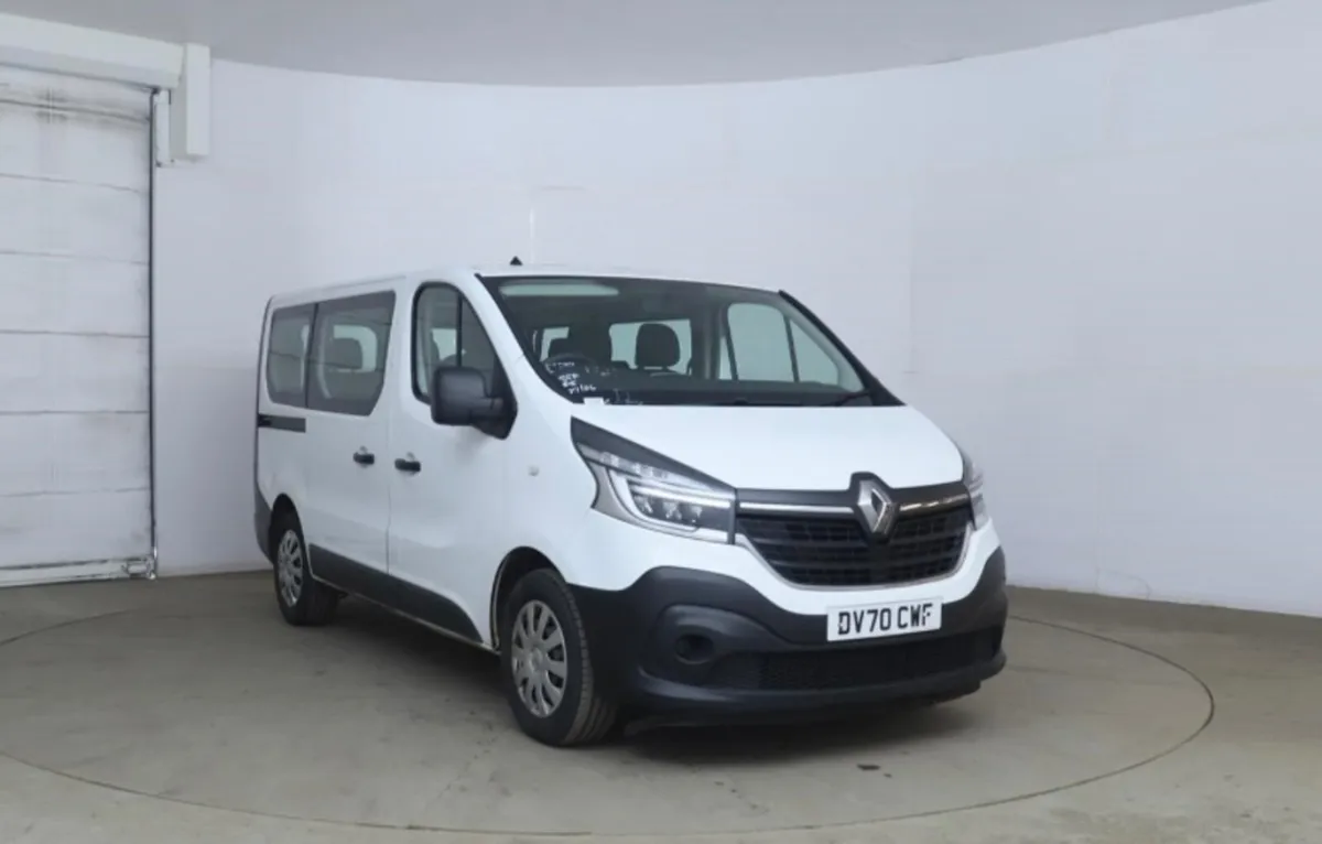 2020 RENAULT TRAFFIC 9 SEATER - Image 1