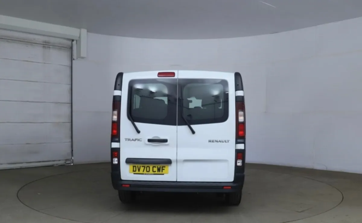 2020 RENAULT TRAFFIC 9 SEATER - Image 3