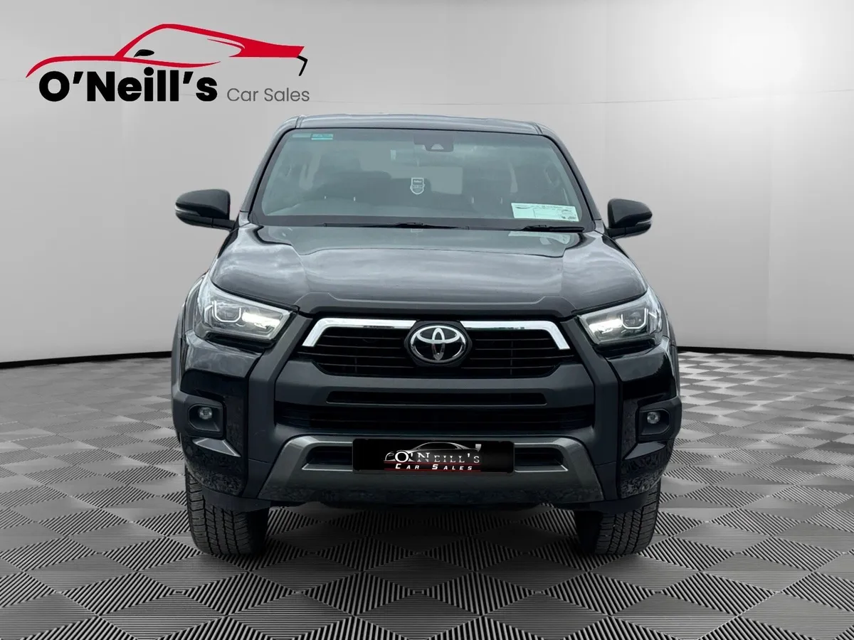 Toyota Hilux 2023 NO VAT 2.8 INVINCIBLE X AUTO#221 - Image 4