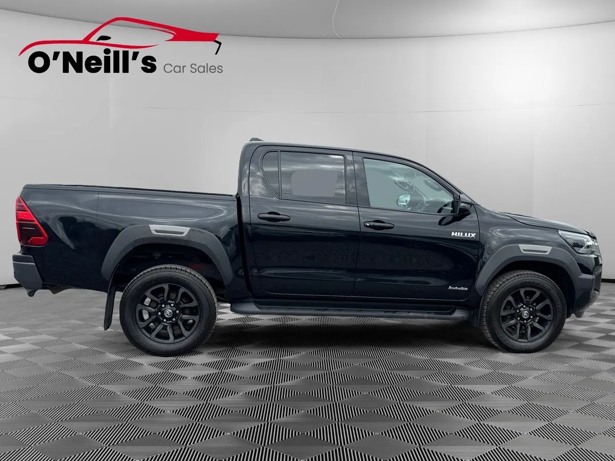 Toyota Hilux 2023 NO VAT 2.8 INVINCIBLE X AUTO#221 - Image 2