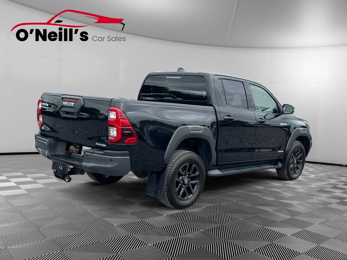 Toyota Hilux 2023 NO VAT 2.8 INVINCIBLE X AUTO#221 - Image 3