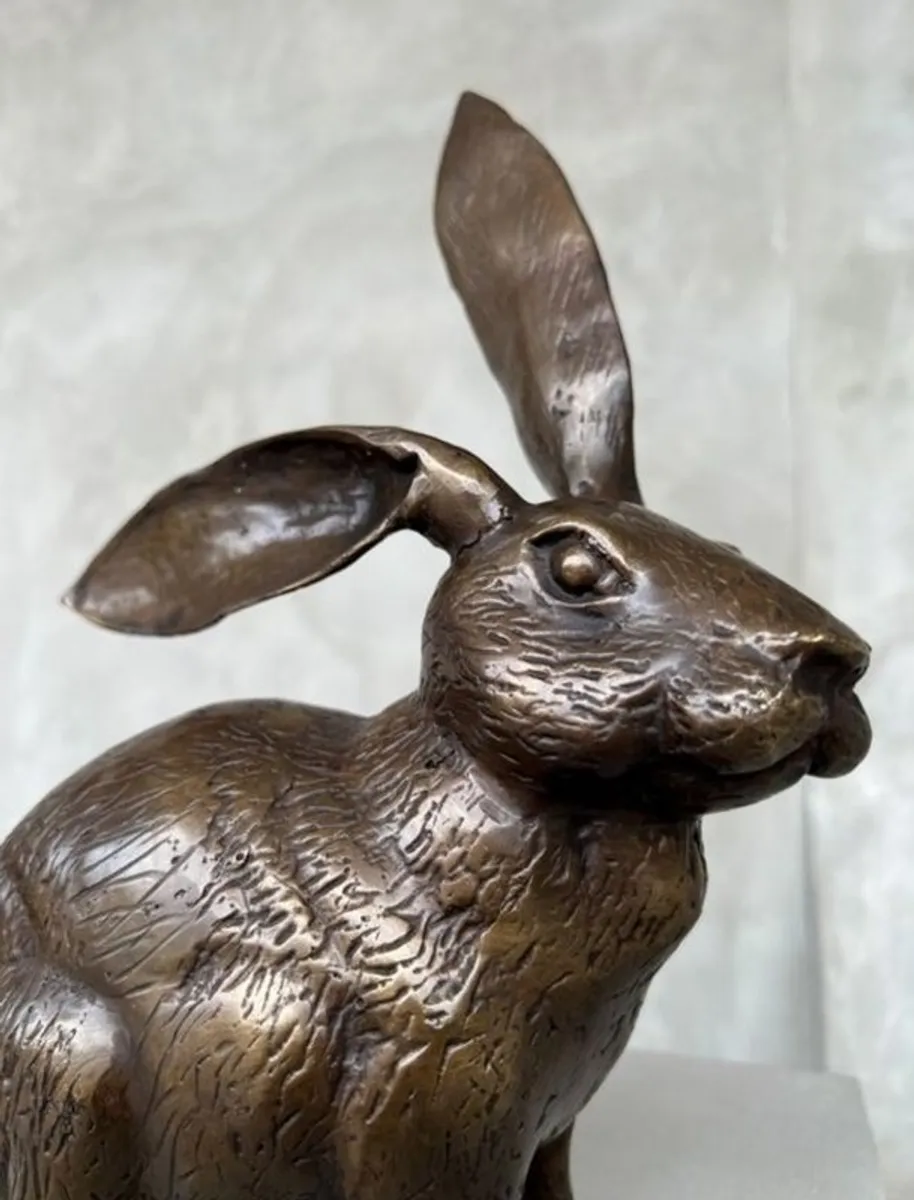 Sitting Hare (35cm) - Bronze - Image 4