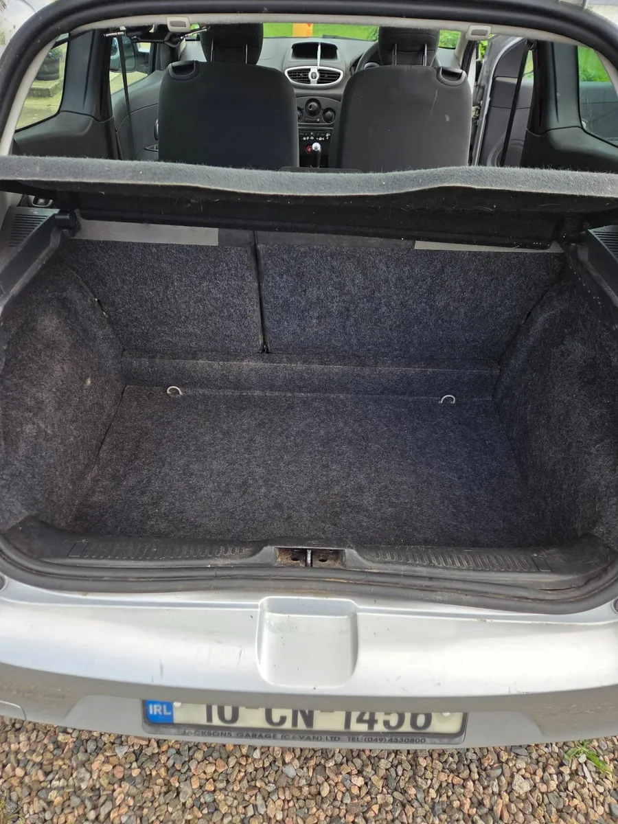 Renault Clio 2010 - Image 2