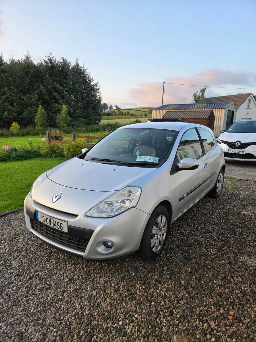 Renault Clio 2010 - Image 1