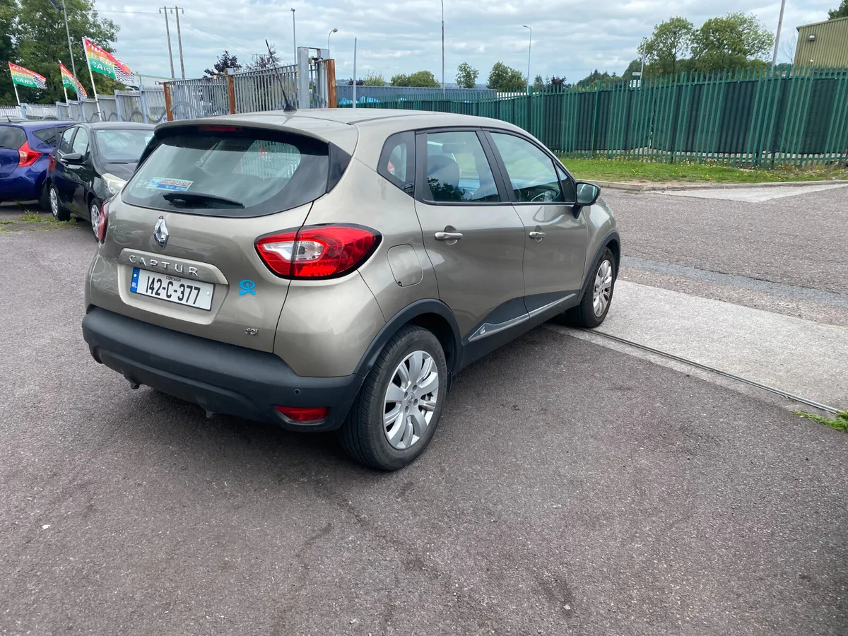 Renault Captur 2014 LOW MILAGE CAR. - Image 3