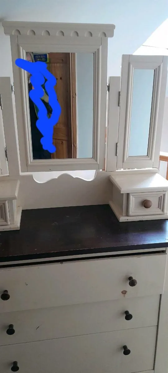 Dresser - Image 1