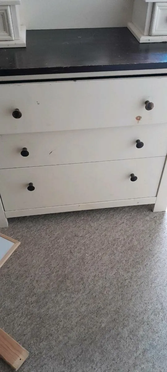 Dresser - Image 2