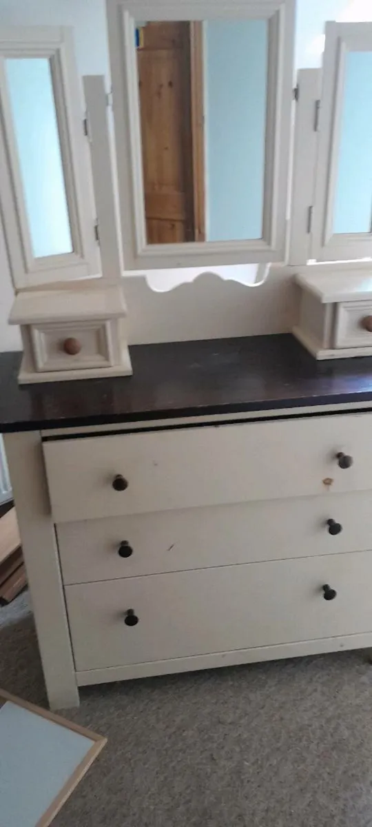Dresser - Image 3