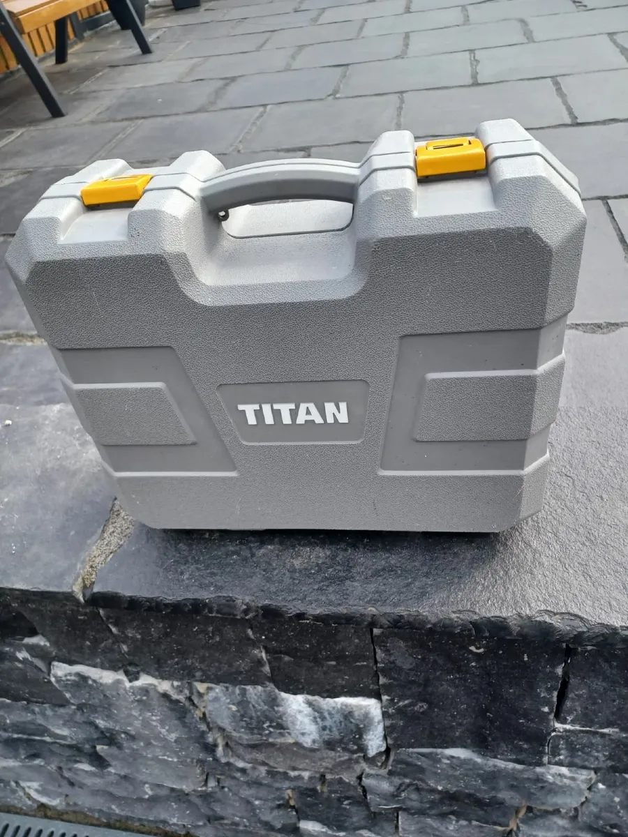 Titan wall chaser - Image 3