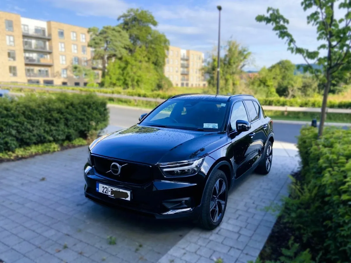 Volvo XC40 2022 Dual Motor P8 AWD - Image 2