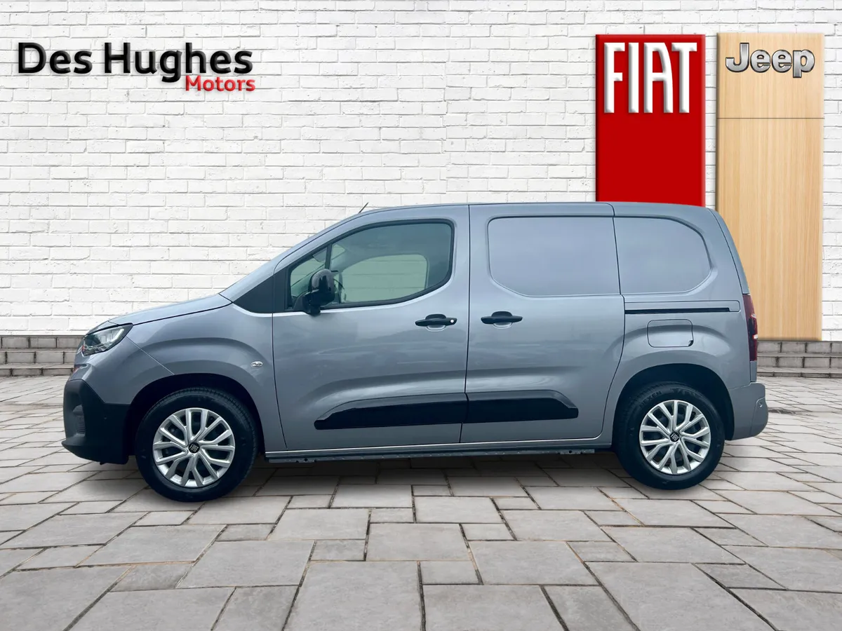 252 Fiat Doblo Automtic Top Spec - Image 4