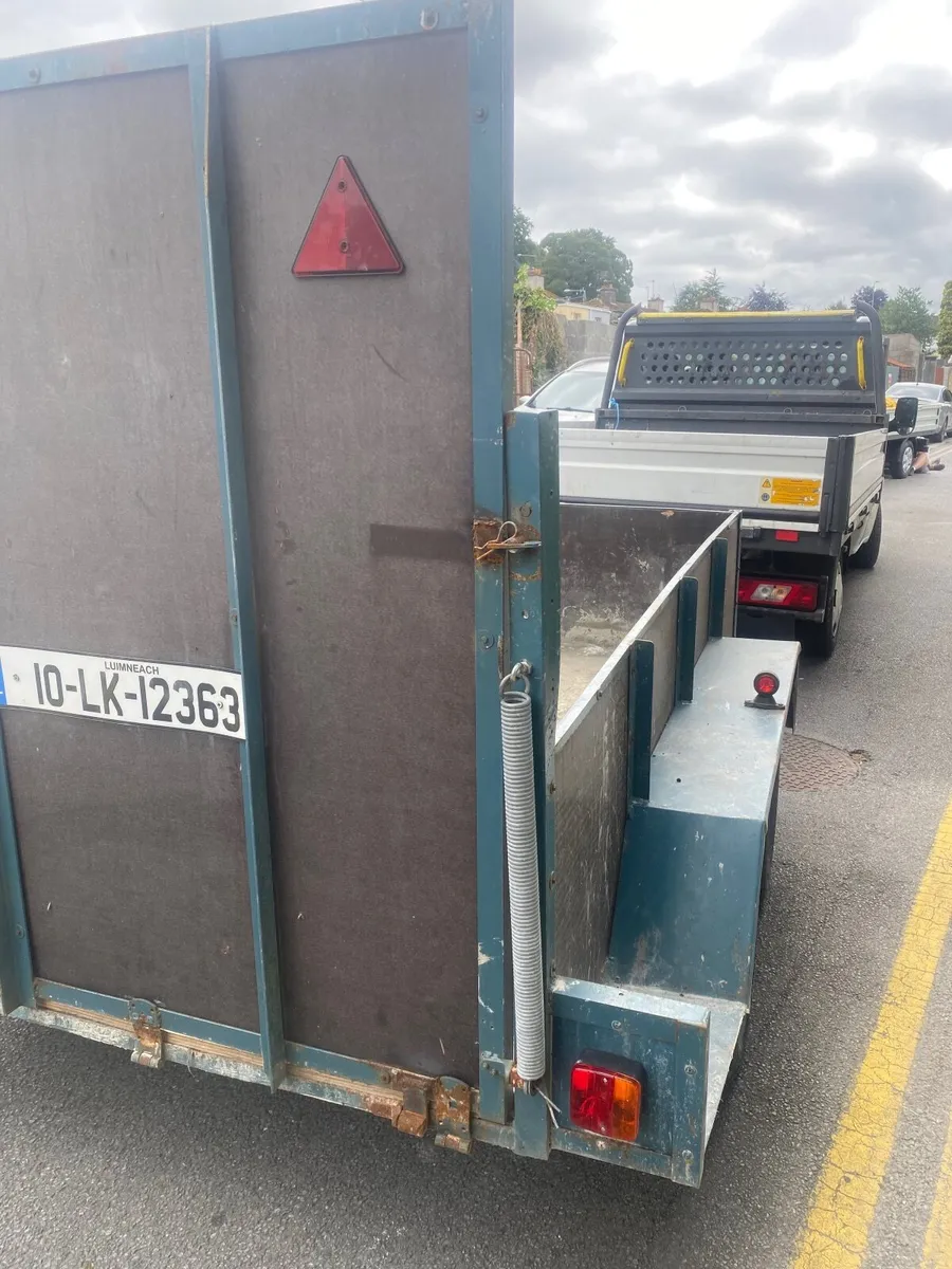 Trailers - Image 1