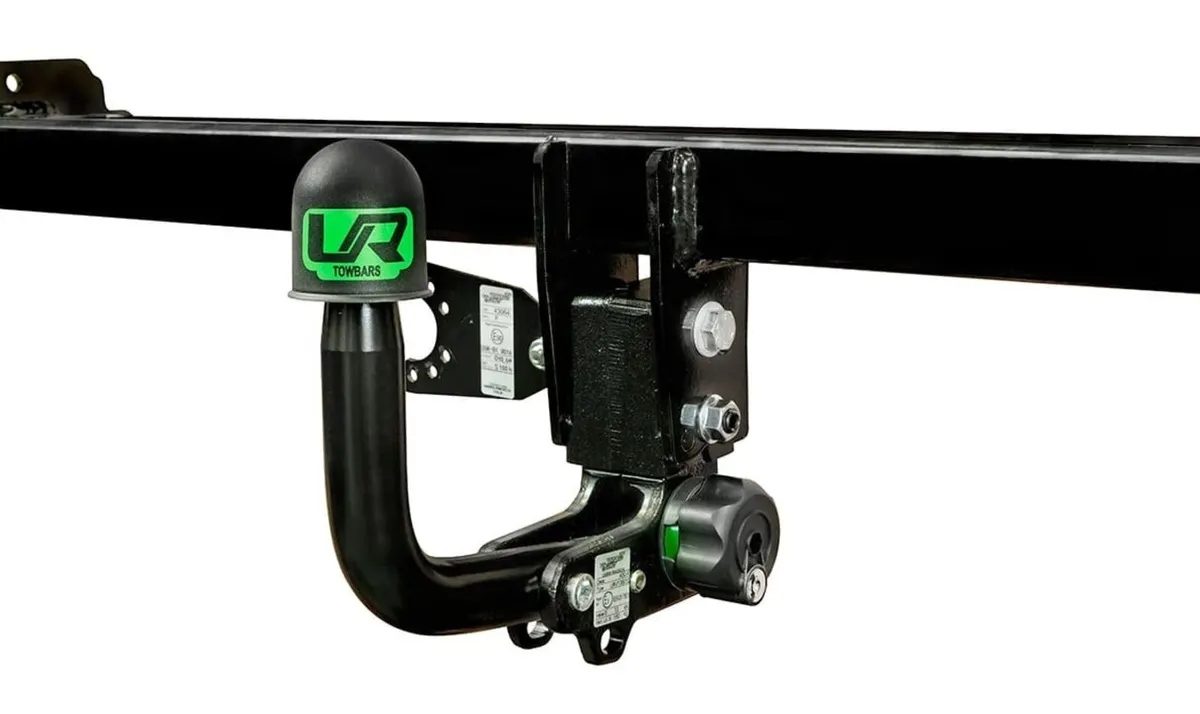 BMW F15 X5 Vertical Detachable Towbar Kit - Image 1