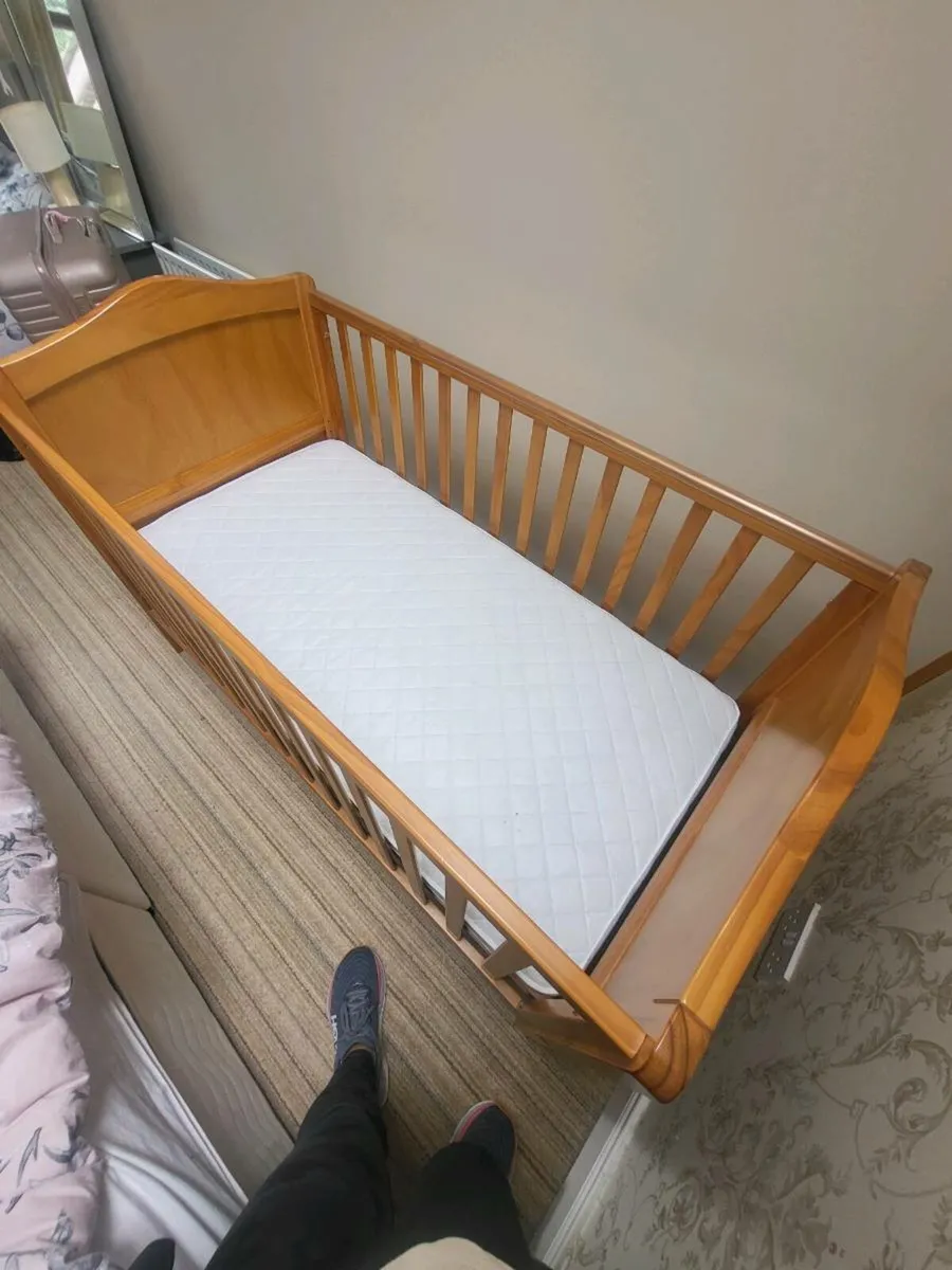 Cot - Image 1