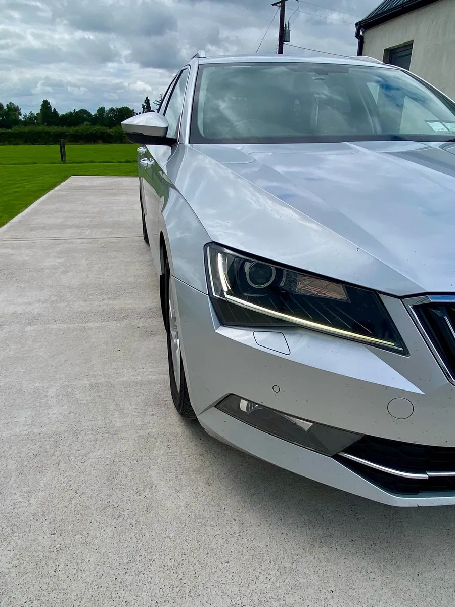 Skoda Superb - Image 2