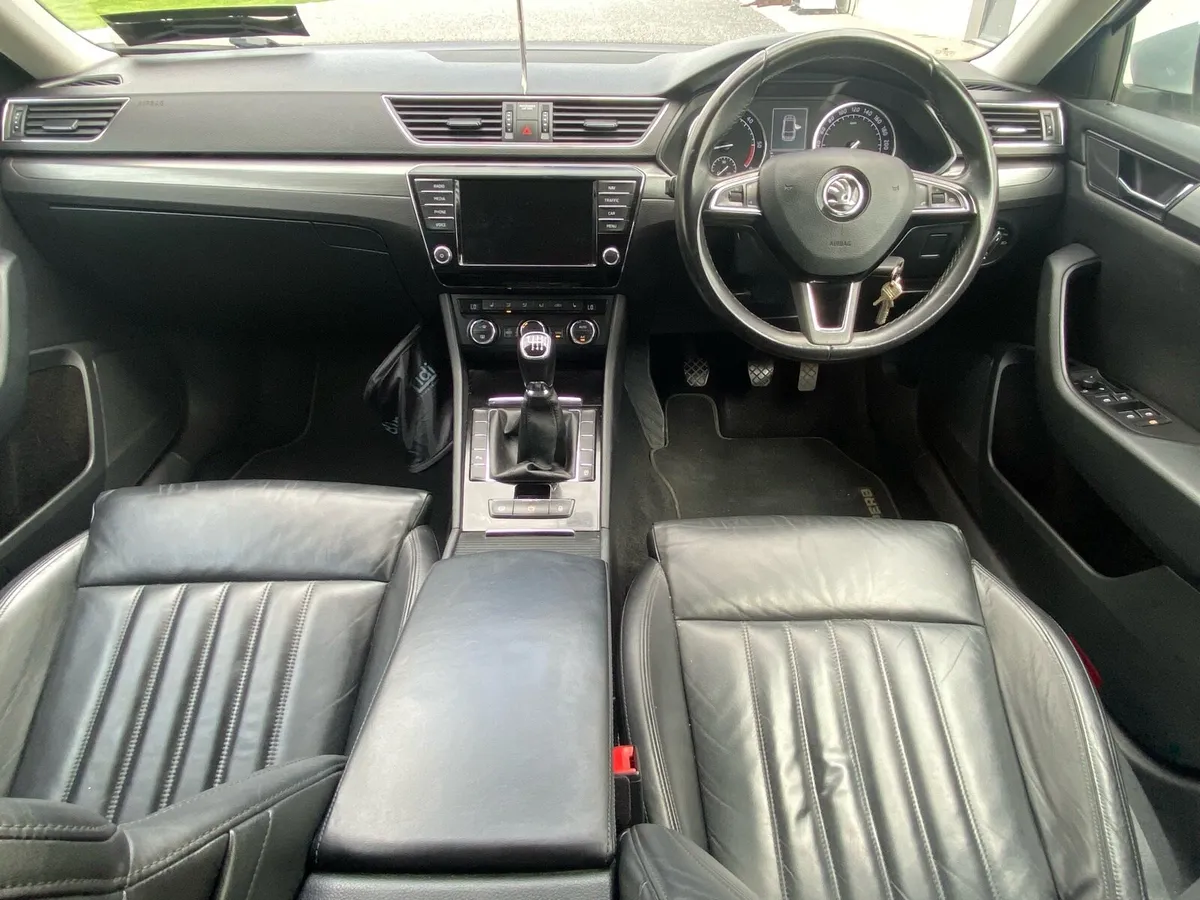 Skoda Superb - Image 4