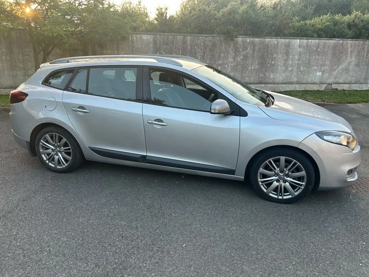 2011 Renault Megane - Image 2