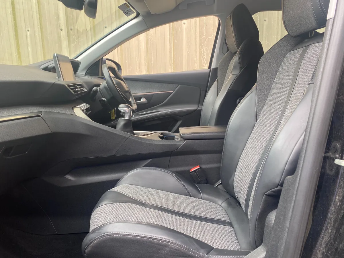Peugeot 3008 2018//ALLURE//FINANCE AVAILABLE - Image 4