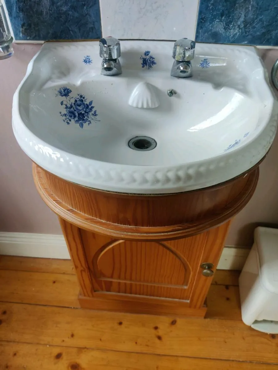 Vintage Bathroom sink with unit and toilet - Image 1