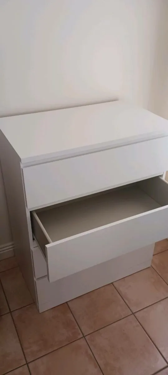 Chest of drawers - Image 2