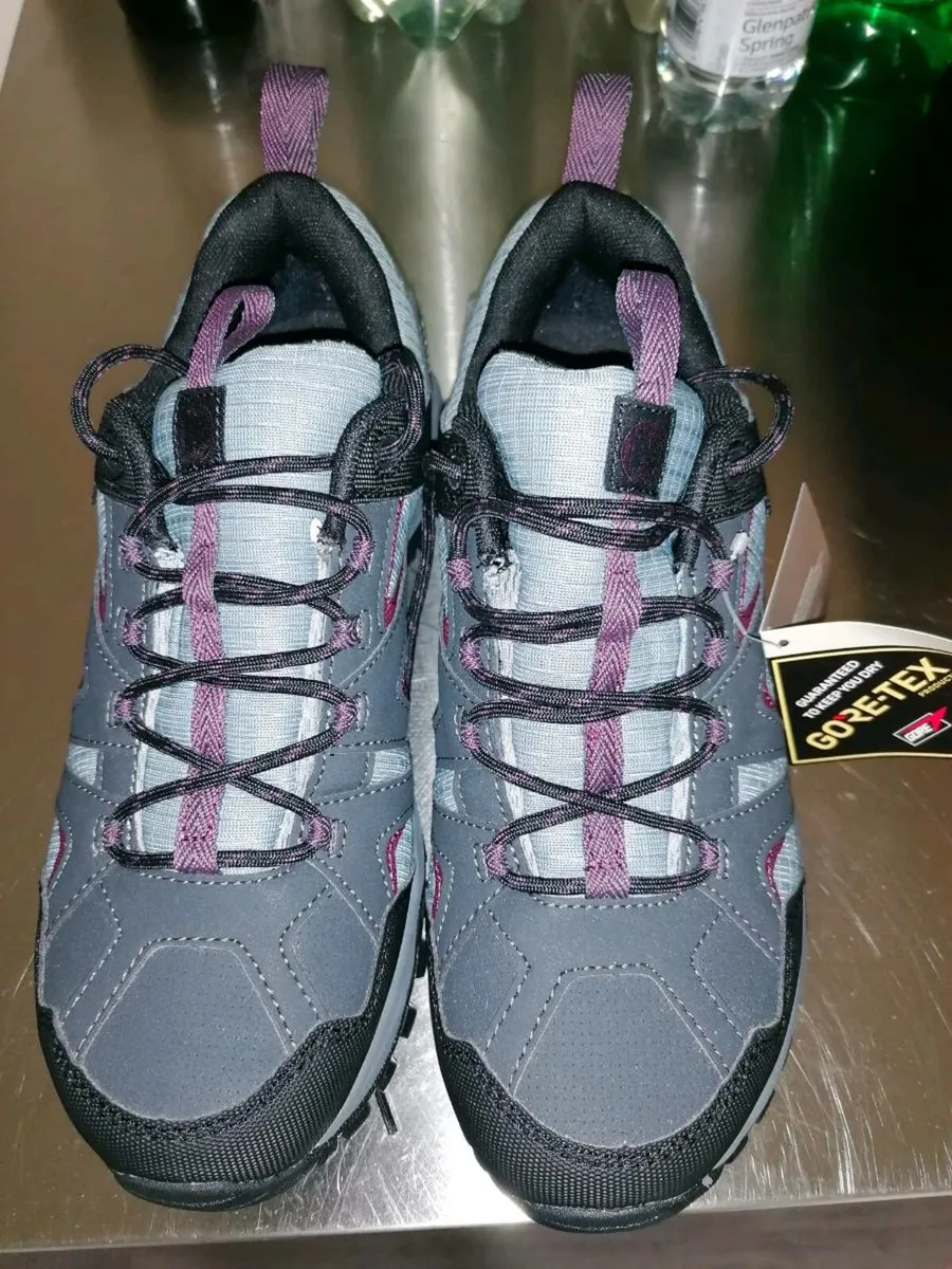 Walking shoes - Image 1