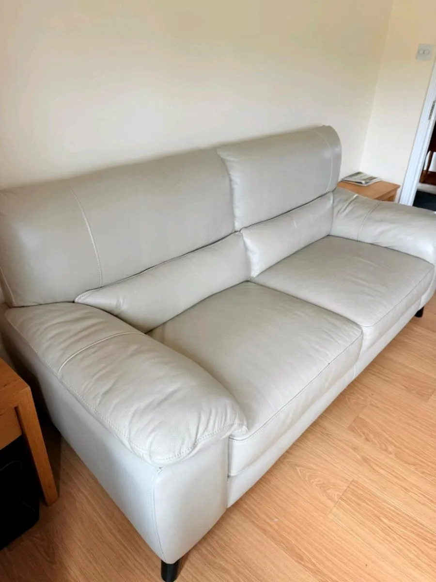 3,2,1 lounge suite extra big. - Image 1