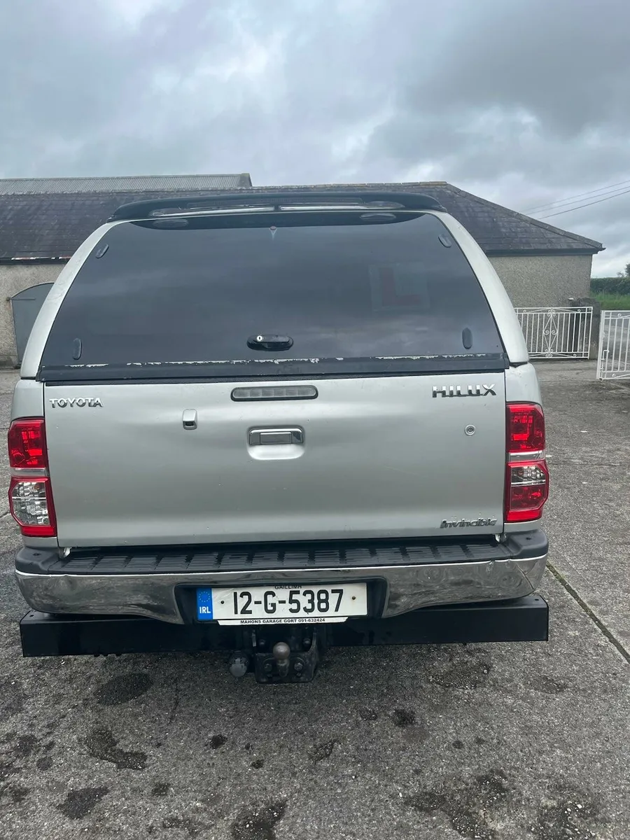 Toyota Hilux - Image 2