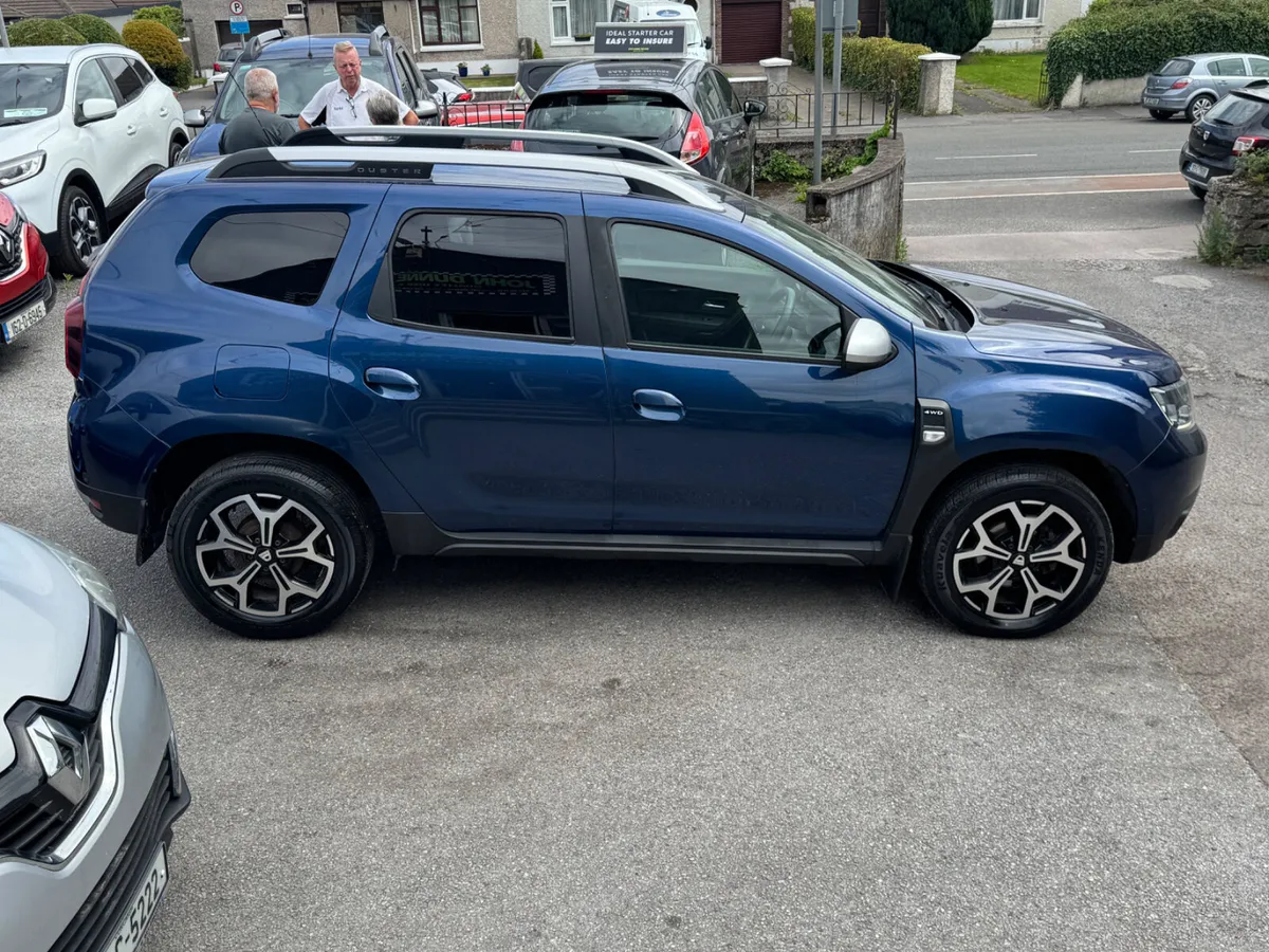 Dacia Duster 4 wheel drive - Image 3