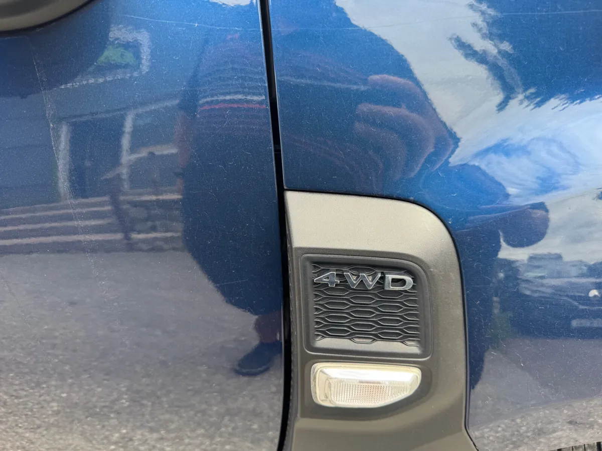 Dacia Duster 4 wheel drive - Image 2