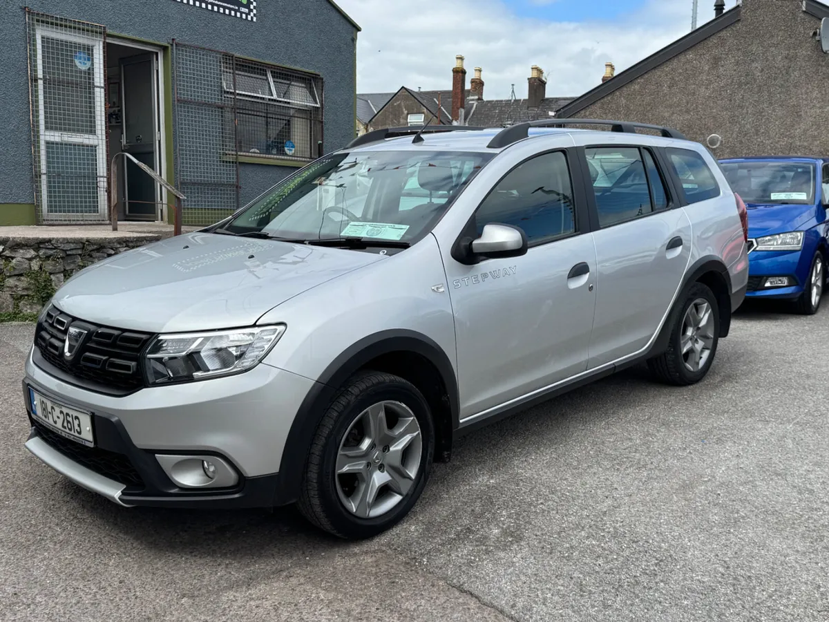 Dacia Logan Very low mileage Estate - Image 4