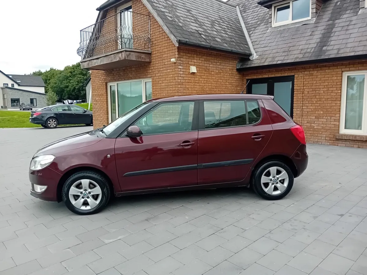 Skoda fabia hatchback 2012 nct/tax - Image 3
