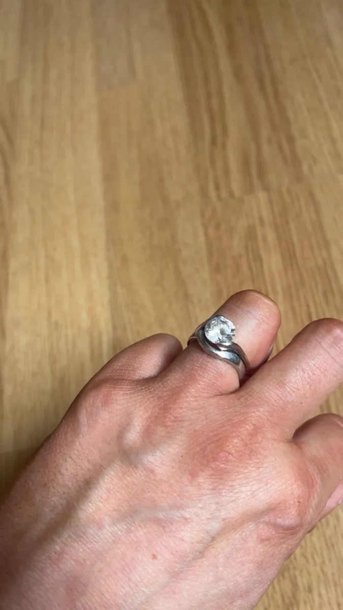 Engagement ring - Image 3