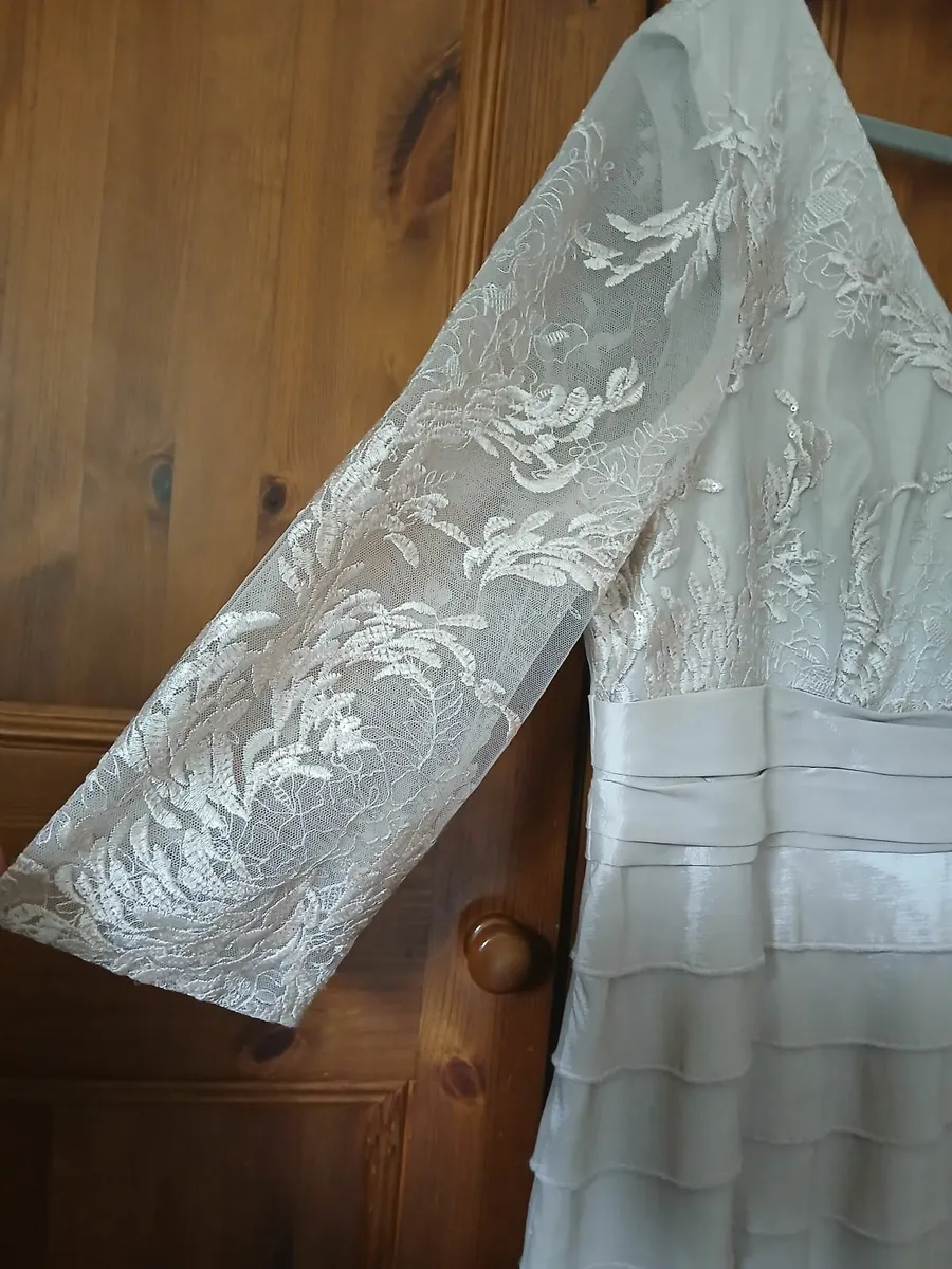 Mother of the bride/groom - Image 4