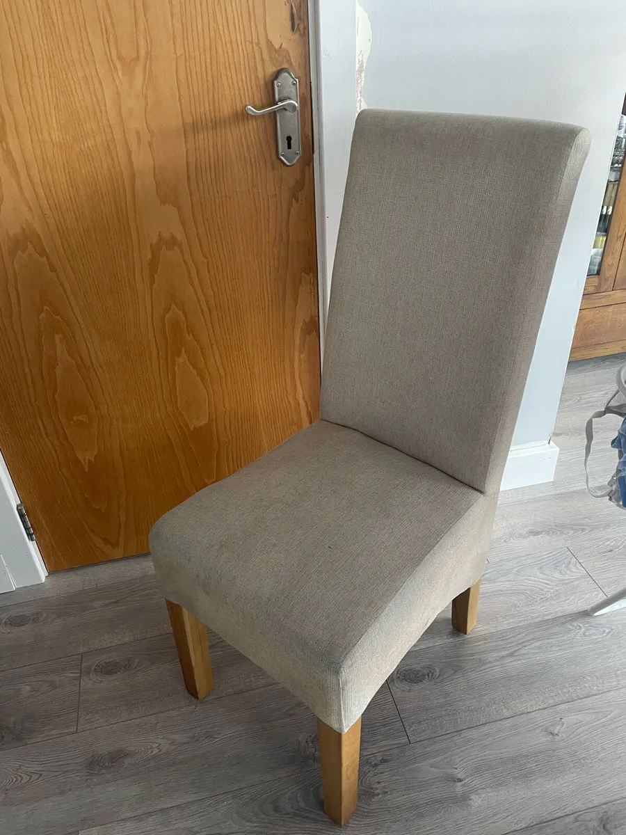 Table and 6 chairs (Free) - Image 3