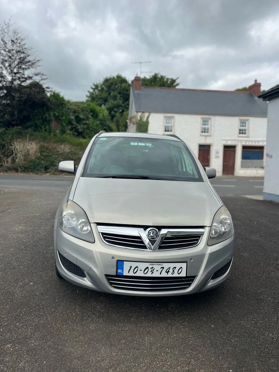 7 seater - Image 1