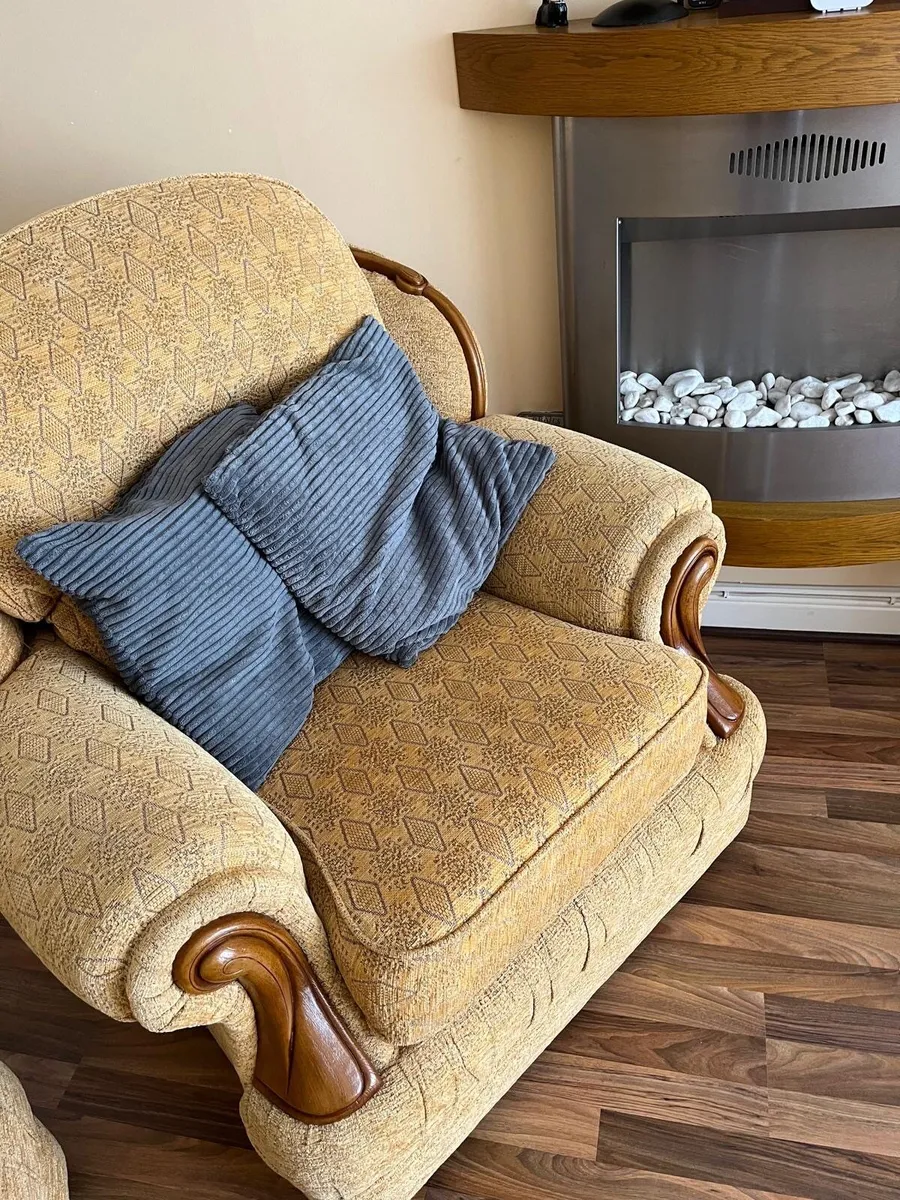 Couch & 2 chairs - Image 2