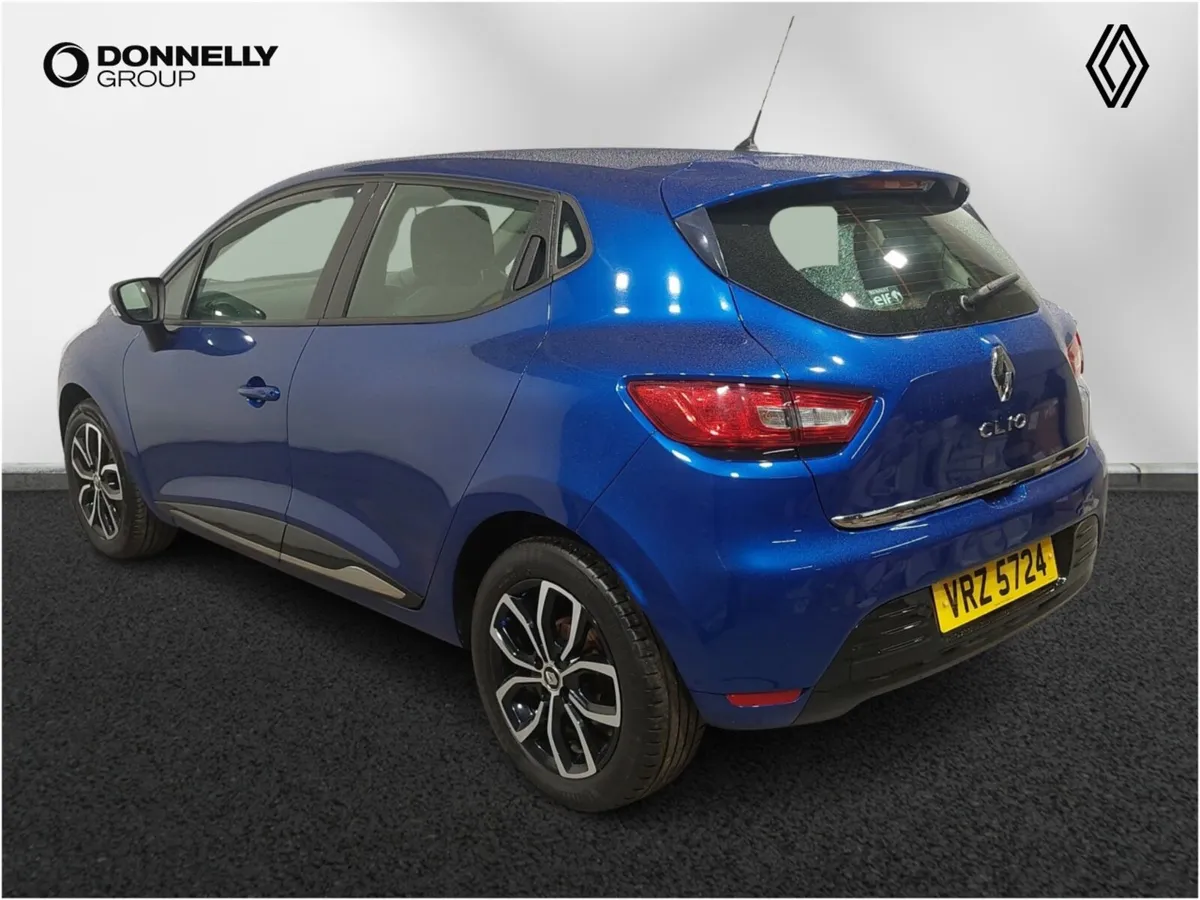 Renault Clio Hatchback Play - Image 2