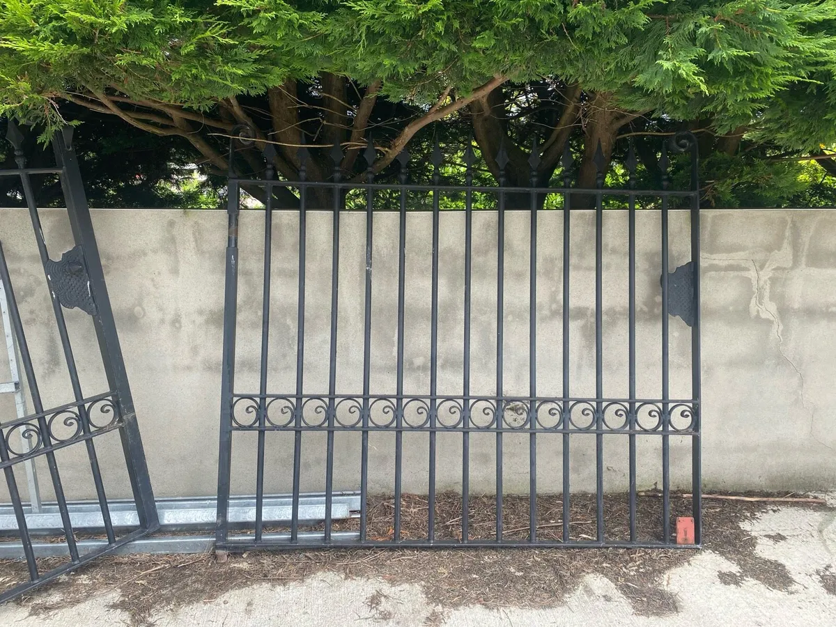 Solid Wrought iron gates - Image 3