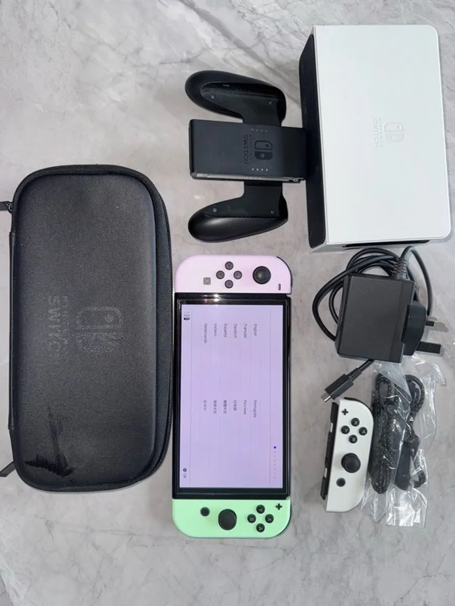 Nintendo Switch OLED white LIKE NEW - Image 2