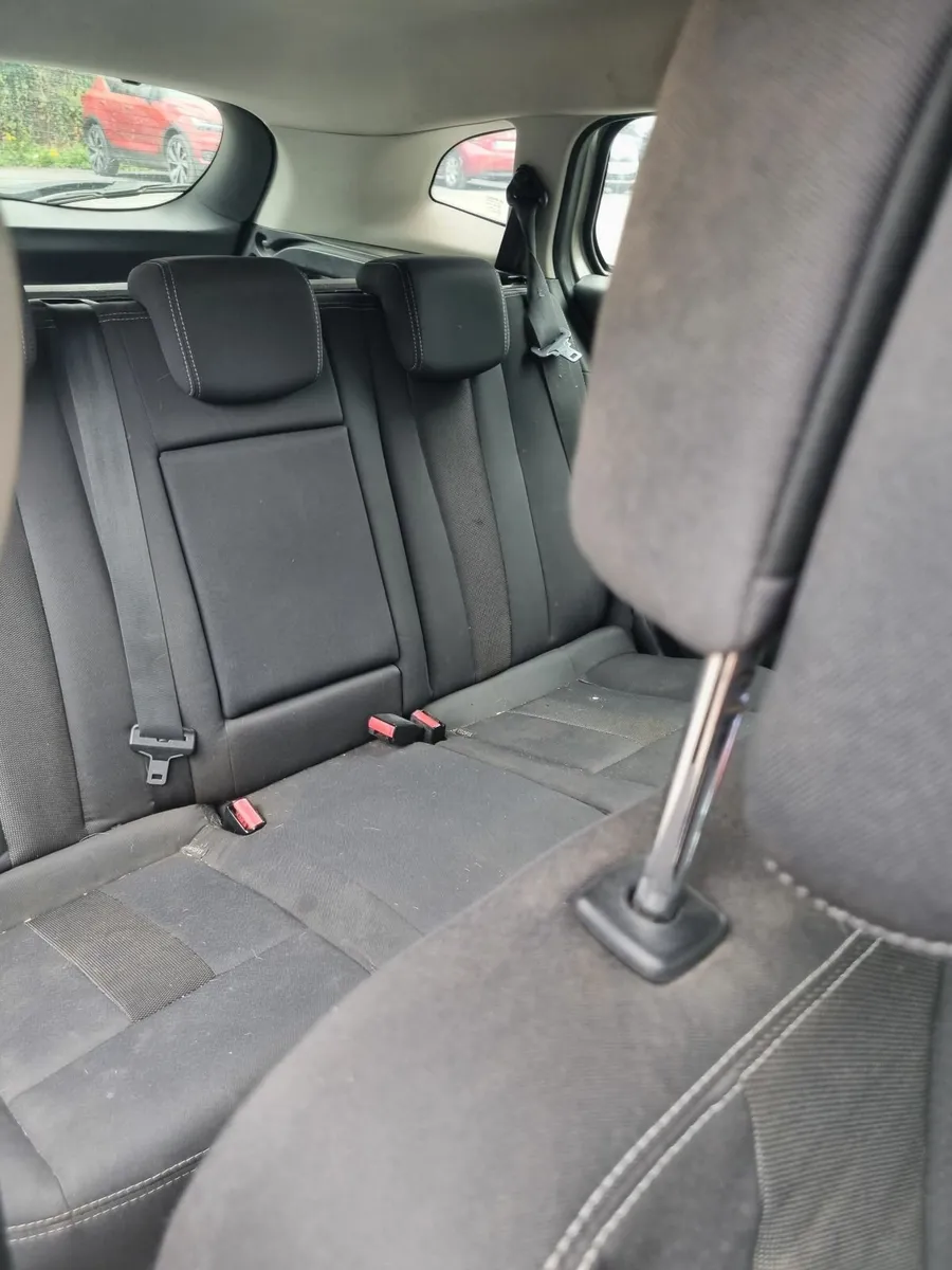Renault Megane 2010 - Image 2