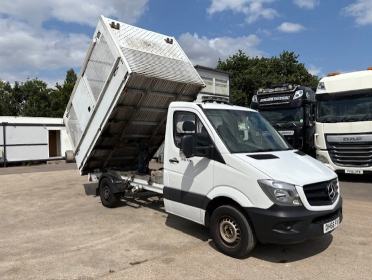 2017 MERCEDES SPRINTER TIPPER - Image 1