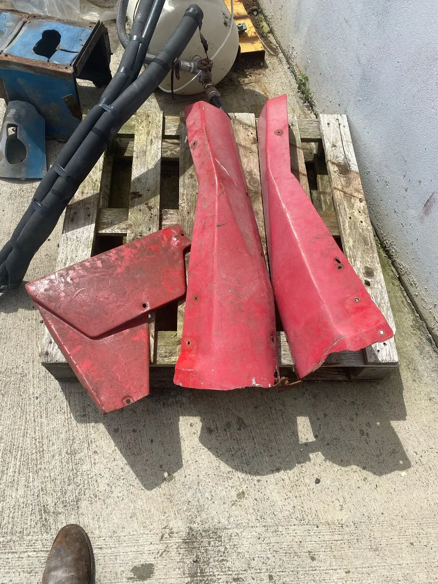 Massey Ferguson Mudguard fenders - Image 2