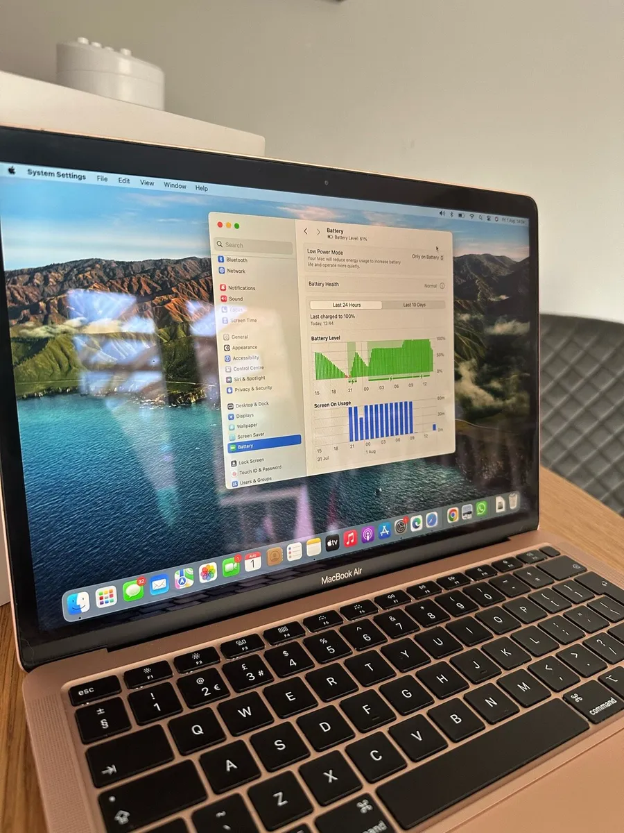 MacBook Air - Image 4