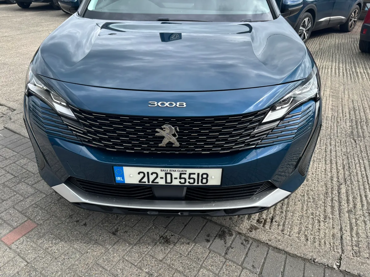 2021 Peugeot 3008 Allure Hybrid - Image 2
